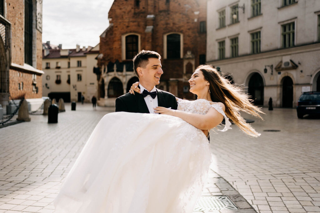 sesja ślubna na rynku w Krakowie